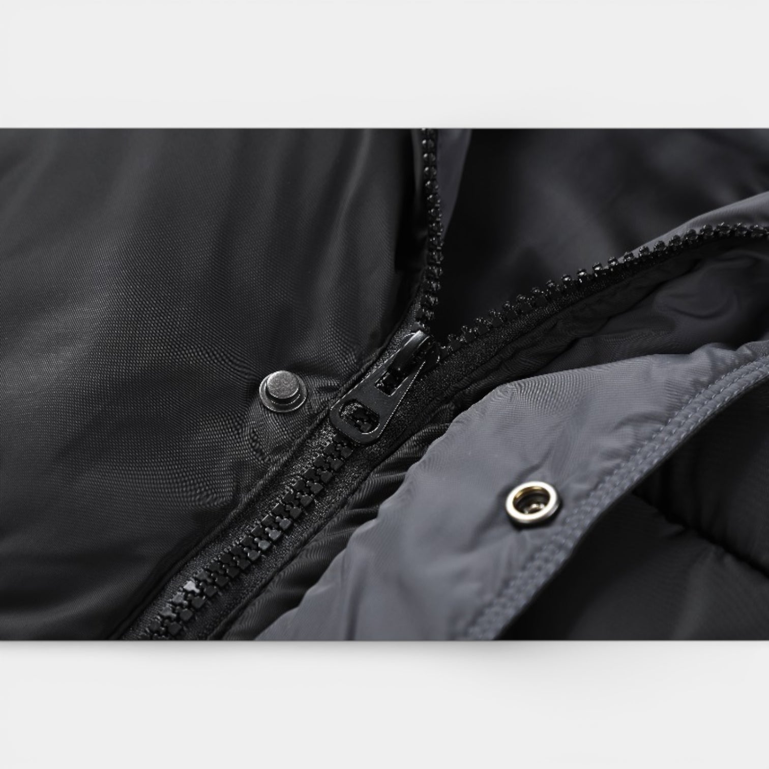 Vintares | Men’s Snap-Front Hooded Quilted Vest - Patch Pockets