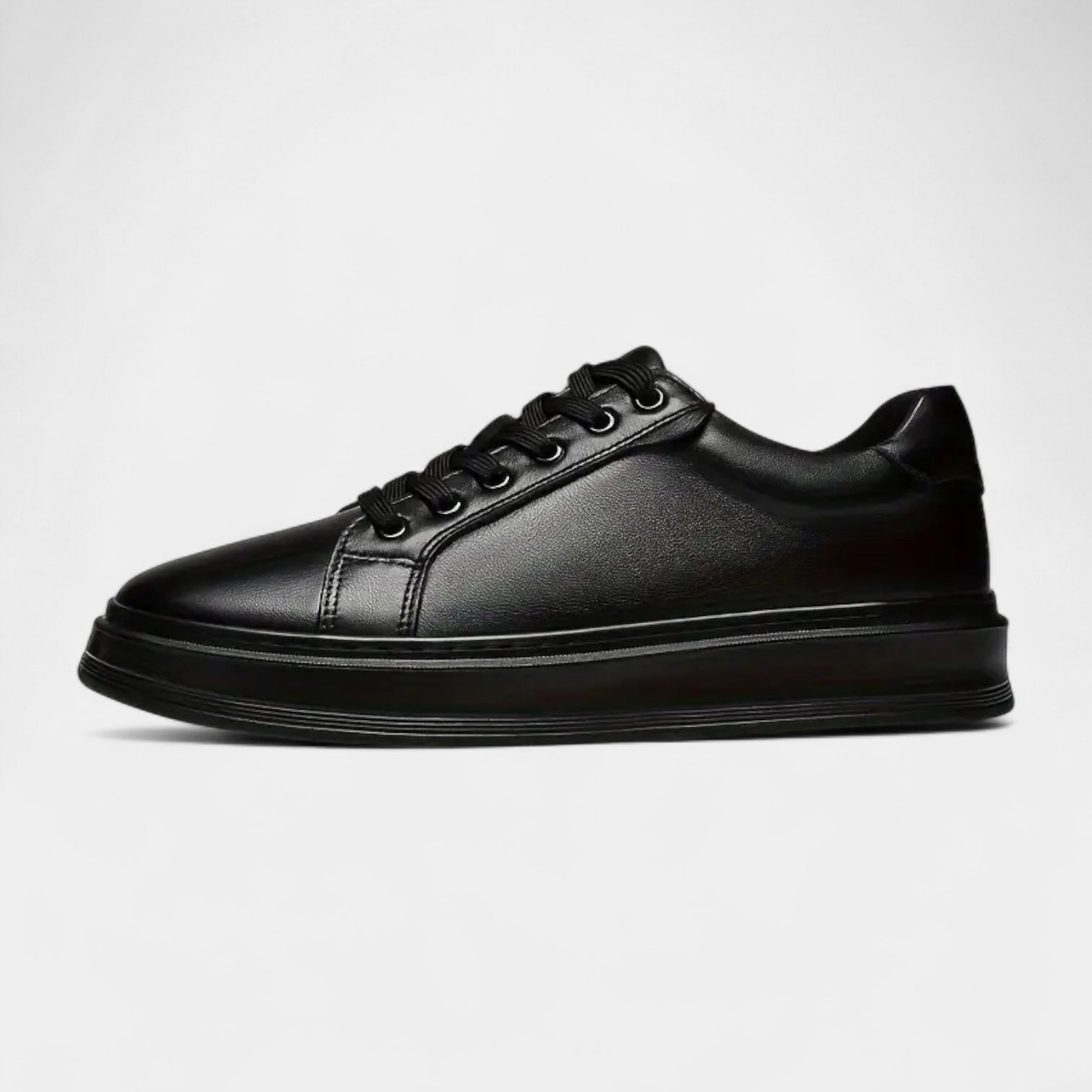 Vintares | Elegant All Black Sneaker for Men