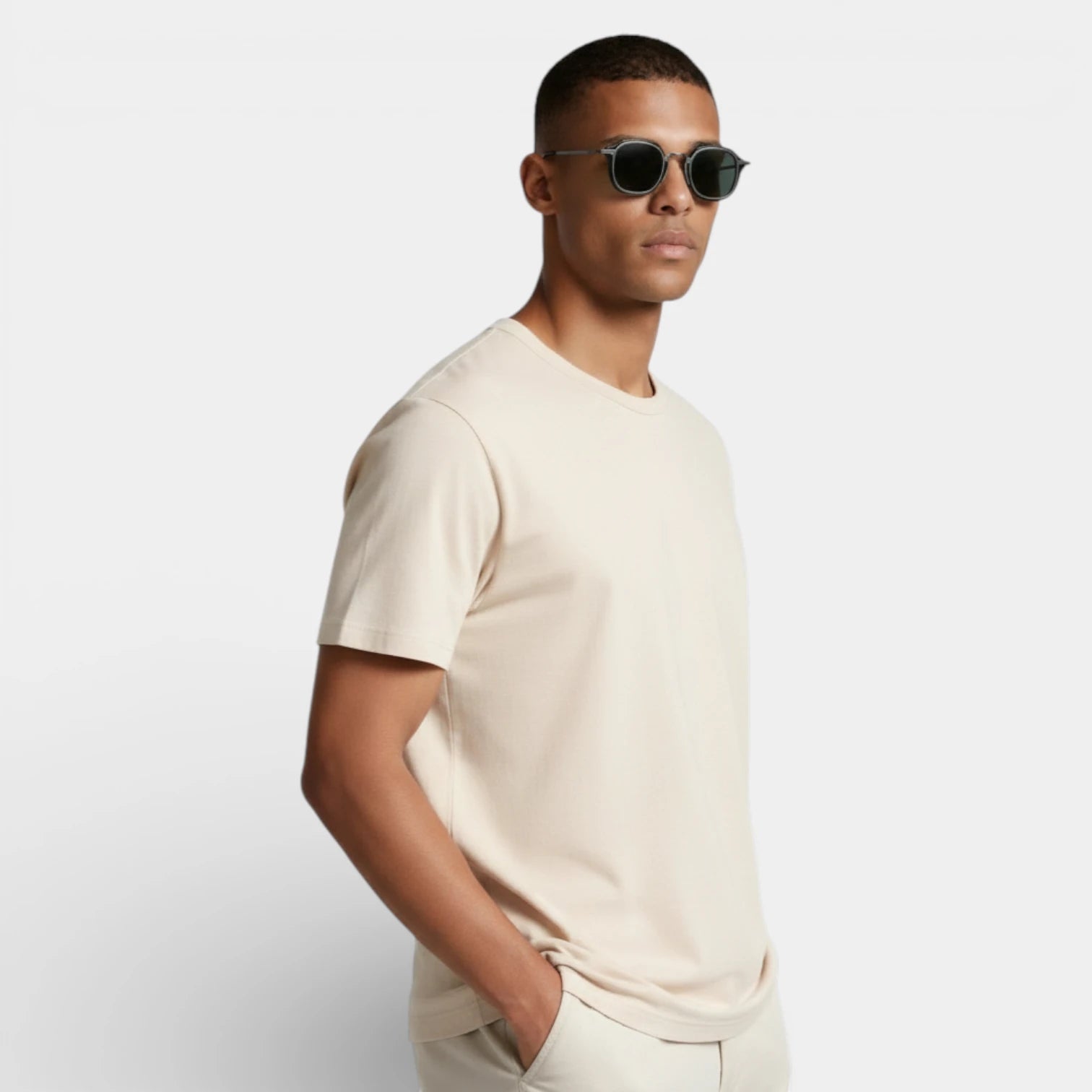 Vintares | Men’s Round Frame Sunglasses with Dark Tinted Lenses