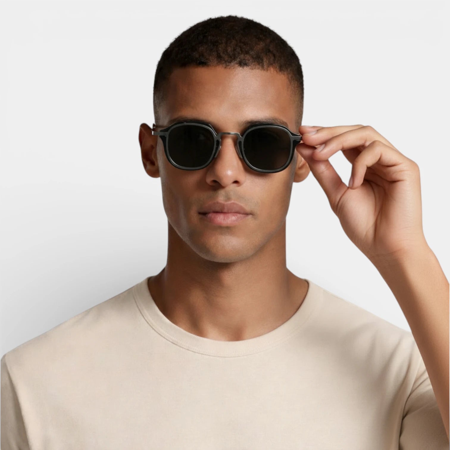 Vintares | Men’s Round Frame Sunglasses with Dark Tinted Lenses